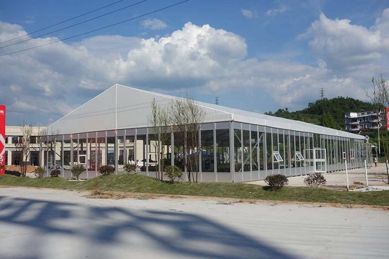 甘孜婚庆篷房出租：透明篷房+氛围灯光，打造星空婚礼场景